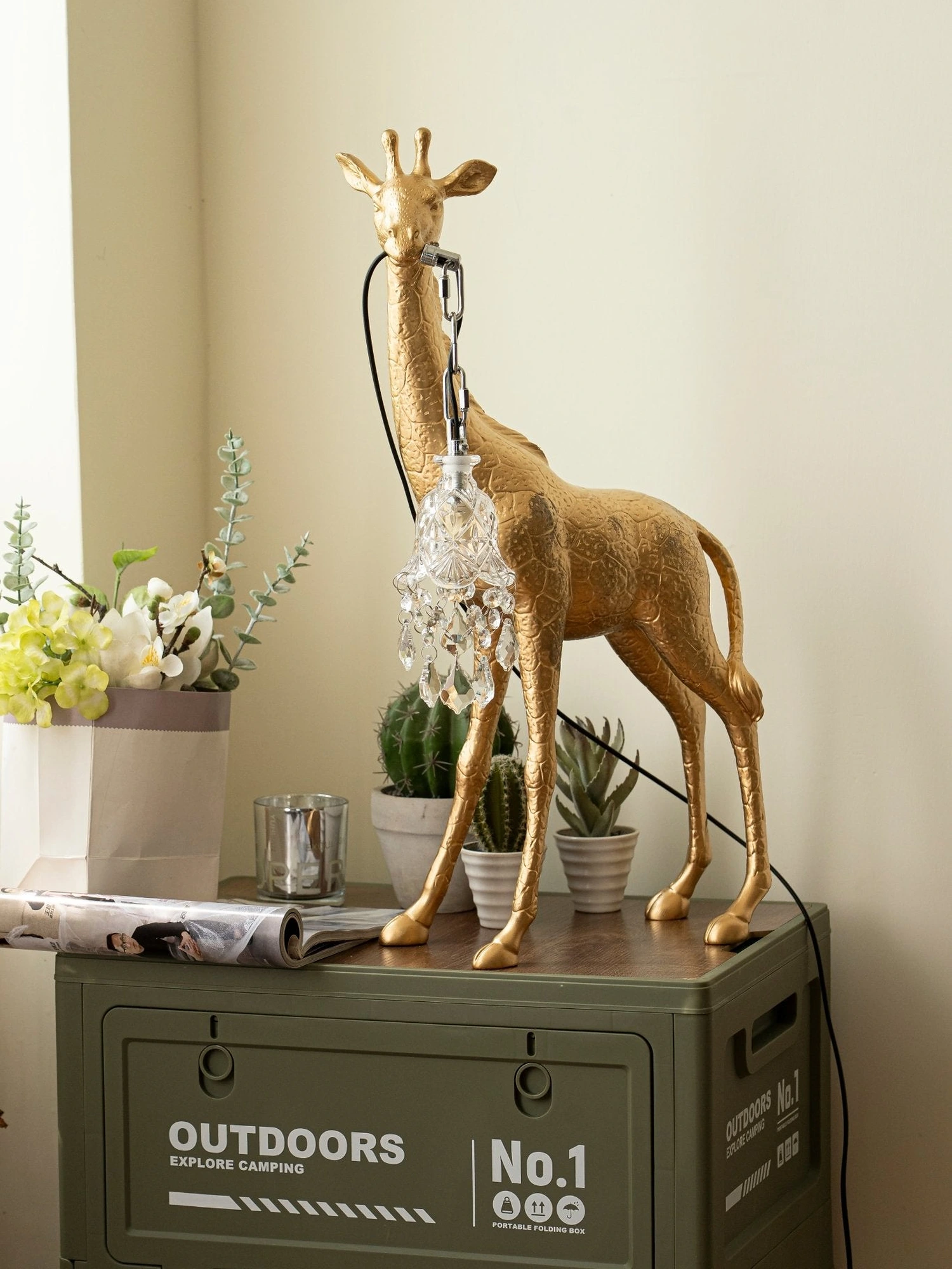 Giraffe Royale Sculpture Floor Lamp - Image 3