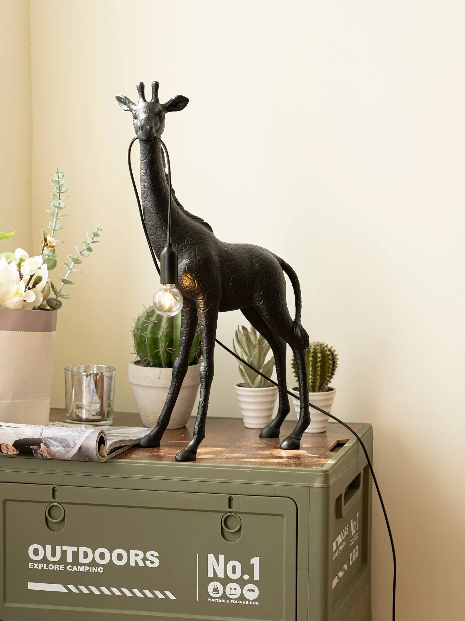 Giraffe Royale Sculpture Floor Lamp - Image 6