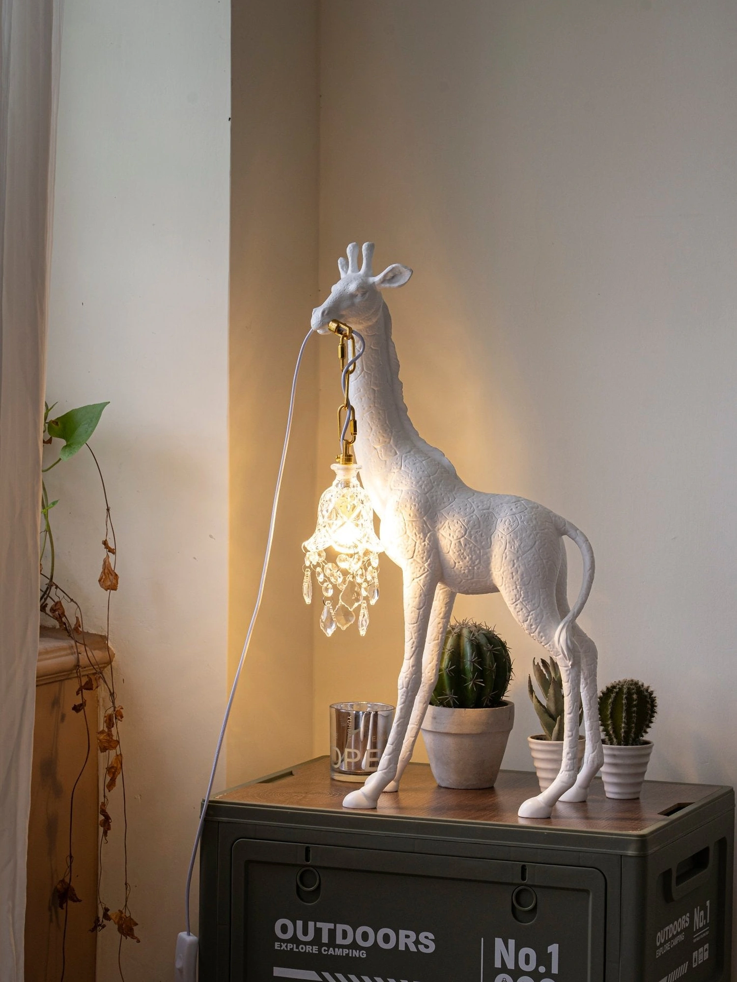 Giraffe Royale Sculpture Floor Lamp - Image 8