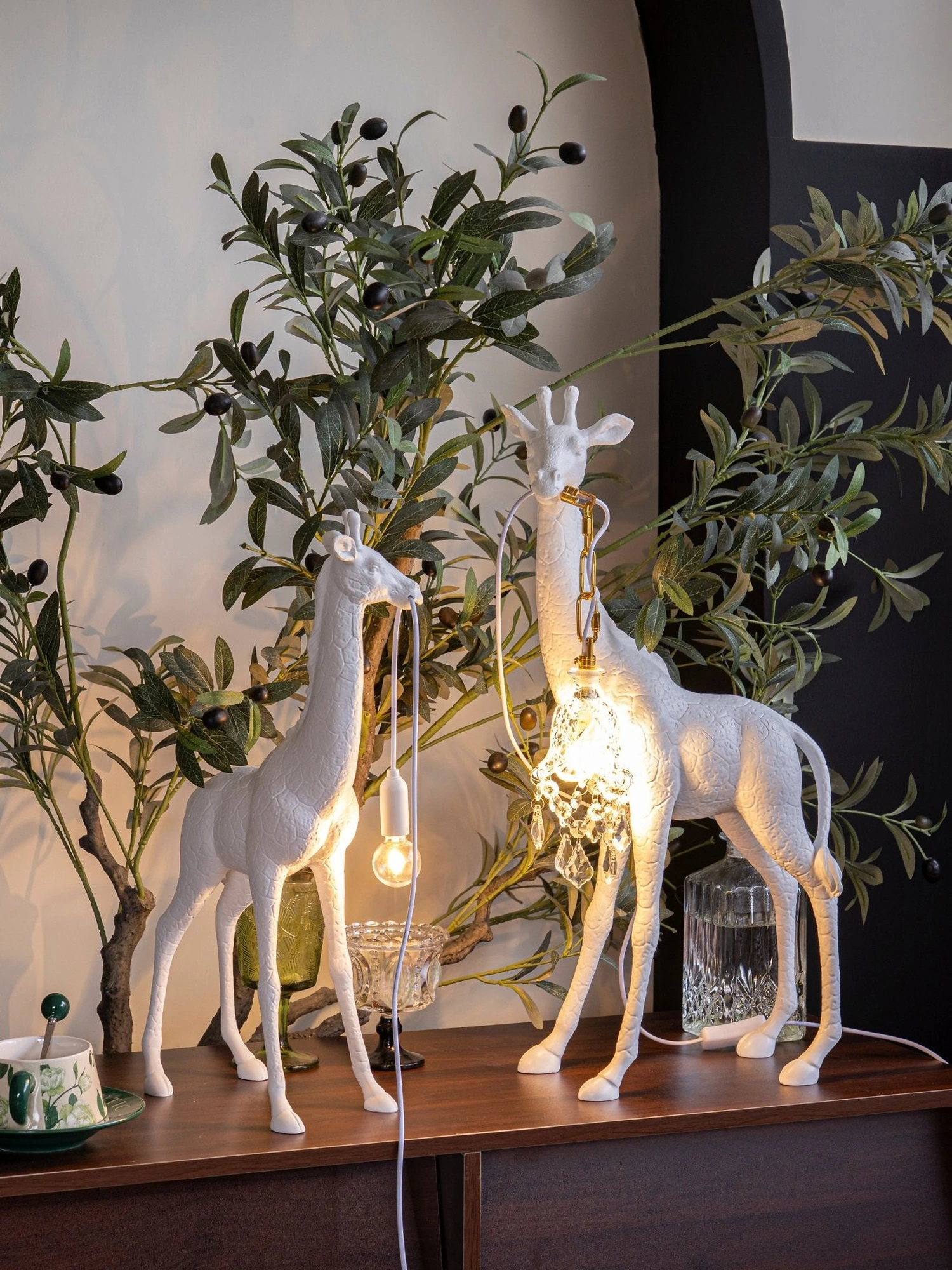 Giraffe Royale Sculpture Floor Lamp - Image 9