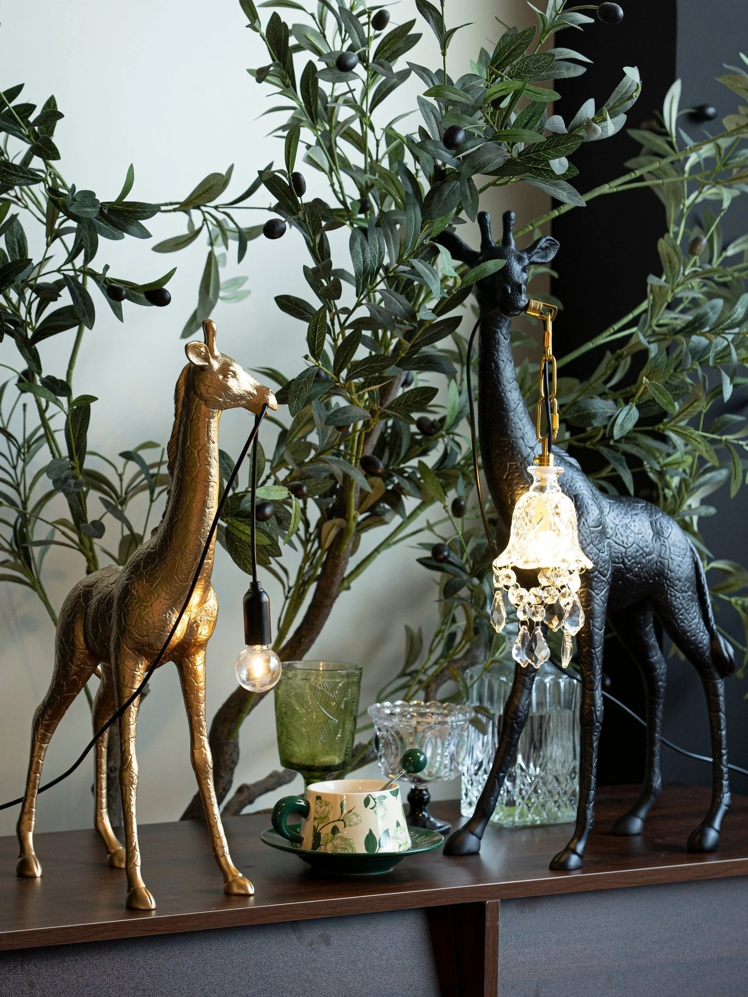 Giraffe Royale Sculpture Floor Lamp - Image 10