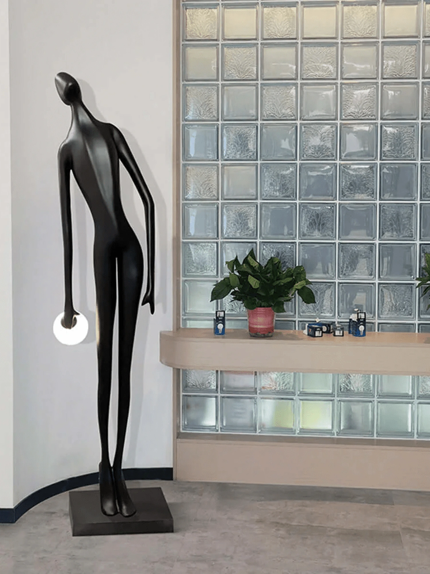 Noir Muse Sculpture Floor Lamp - Image 3