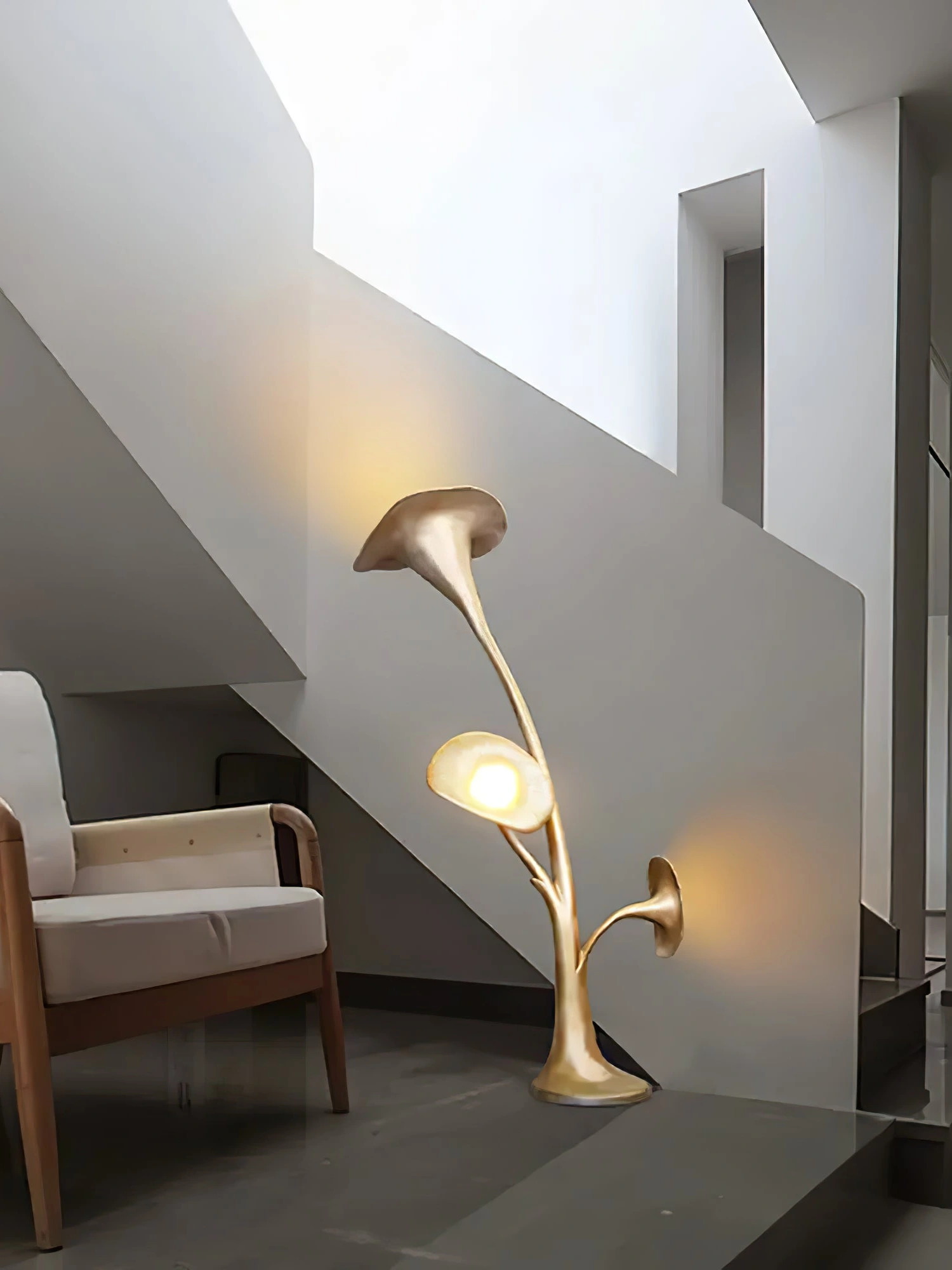 Petunia Sculpture Floor Lamp - Image 9