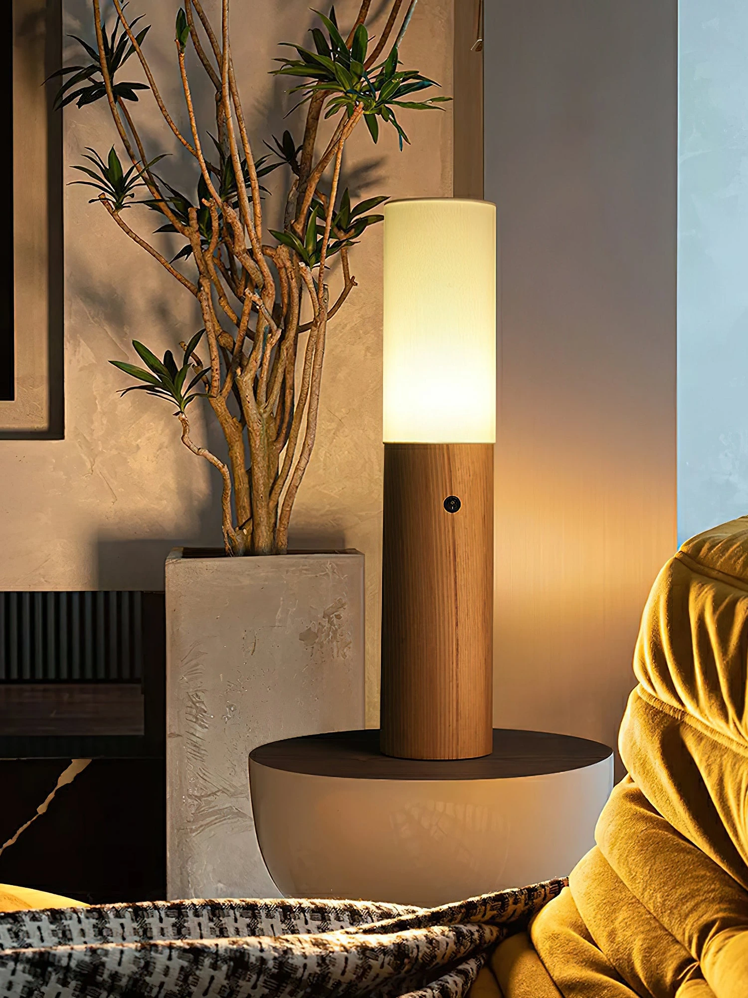 Timber Column Floor Lamp - Image 5